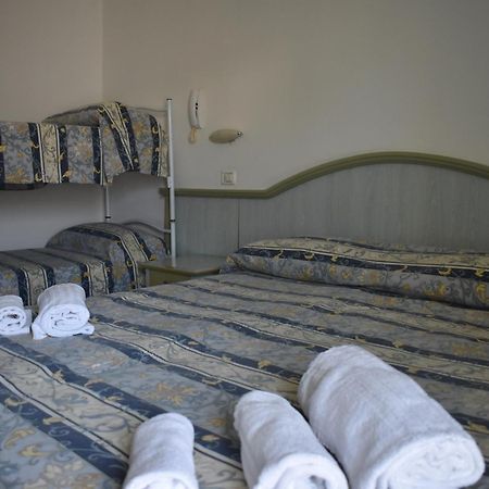 Hotel Ginevra E Residence Cattolica Kültér fotó