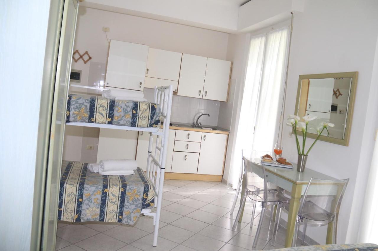 Hotel Ginevra E Residence Cattolica Kültér fotó