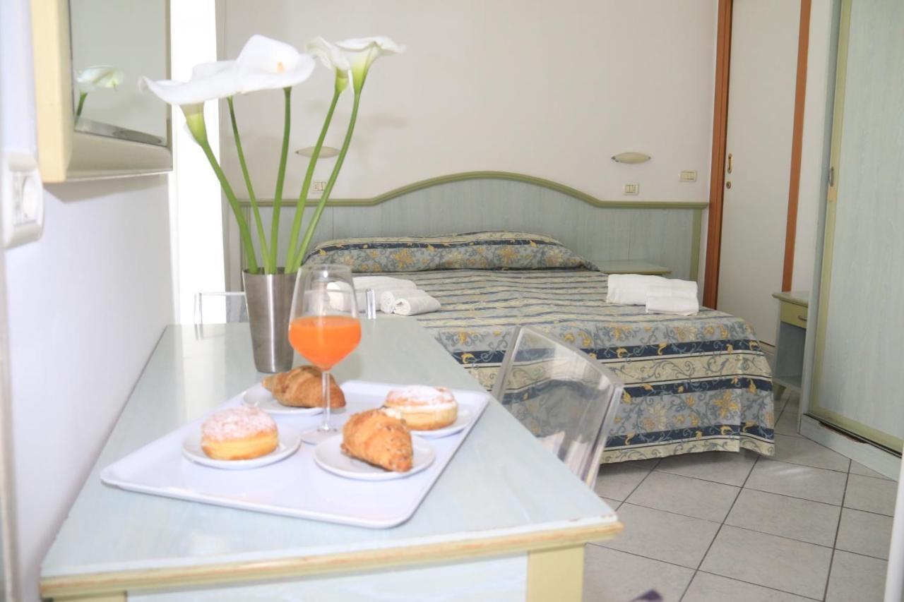 Hotel Ginevra E Residence Cattolica Kültér fotó