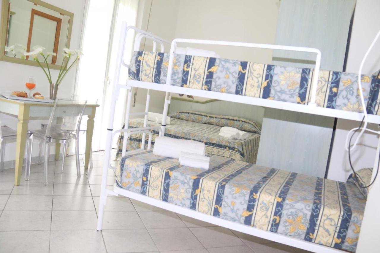 Hotel Ginevra E Residence Cattolica Kültér fotó