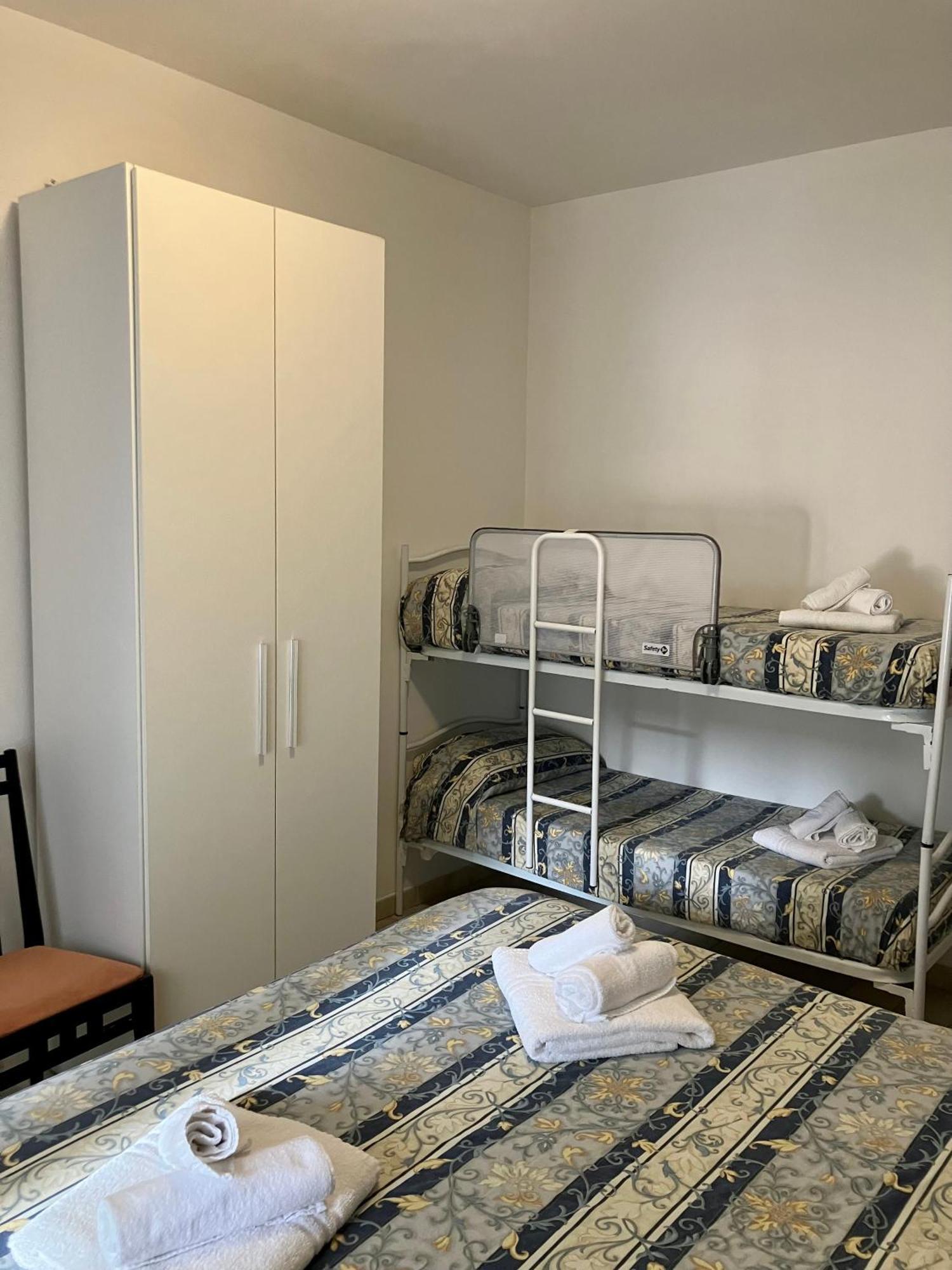 Hotel Ginevra E Residence Cattolica Kültér fotó